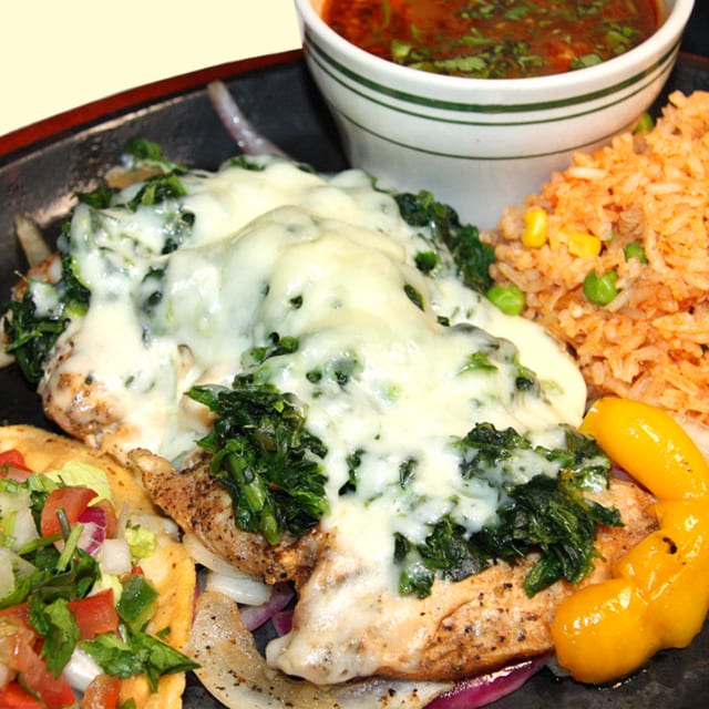 Chicken La Ñecas.